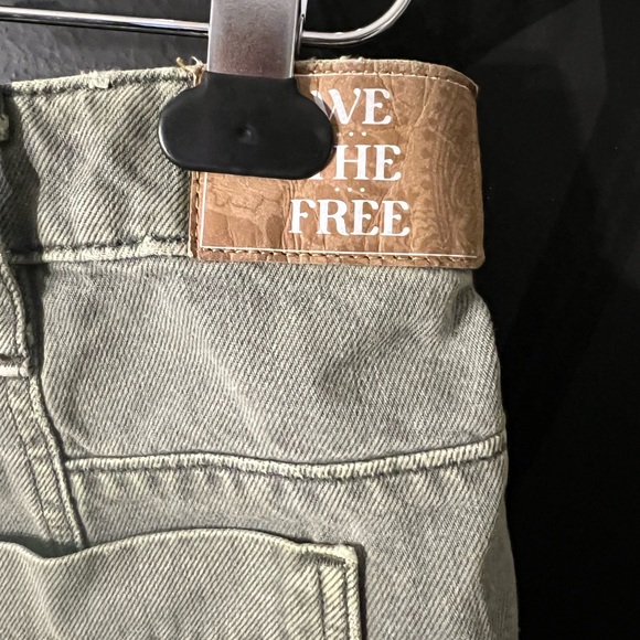 We The Free Olive high rise Jean Shorts - Picture 4 of 4
